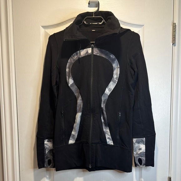 A-Lululemon Stride Jacket *Brushed Black / White Coal Tinted
Canvas Super -flaw - Picture 2 of 7